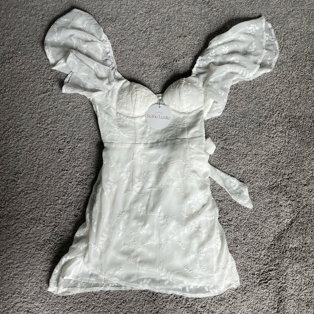 Selfie Leslie White Zip & Wrap Tie Back Fully Lined Embroidered Dress Size M-NWT